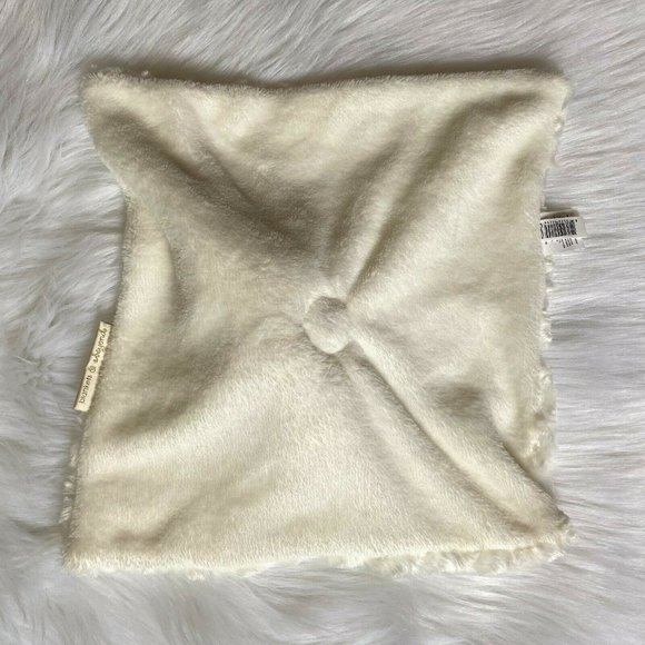 Blankets & Beyond White Rosette Teddy Bear Nunu - Picture 3 of 4